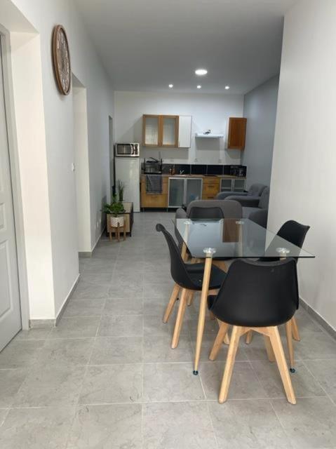 Rdc - Appartement F3 Villiers Le Bel 95 Proche De Paris Roissy Buitenkant foto